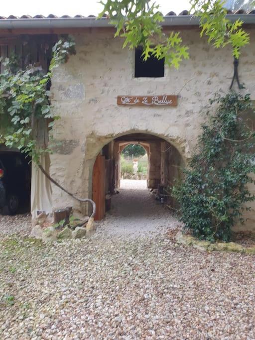 Gite Spacieux - 3 Chambres - Calme Et Charmant Cubnezais Eksteriør billede